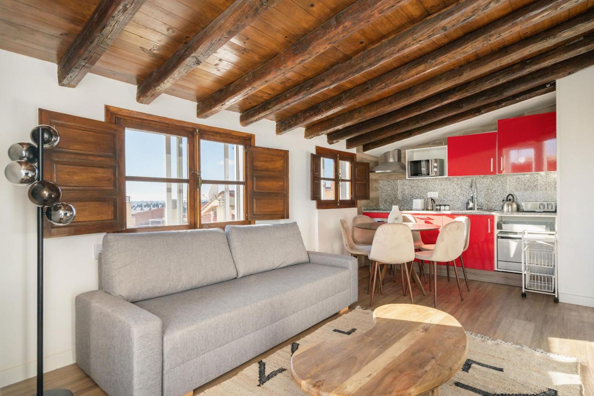 Apartamento Atico Con Terraza En Lavapies Alquiler Temporal Madrid Exterior foto