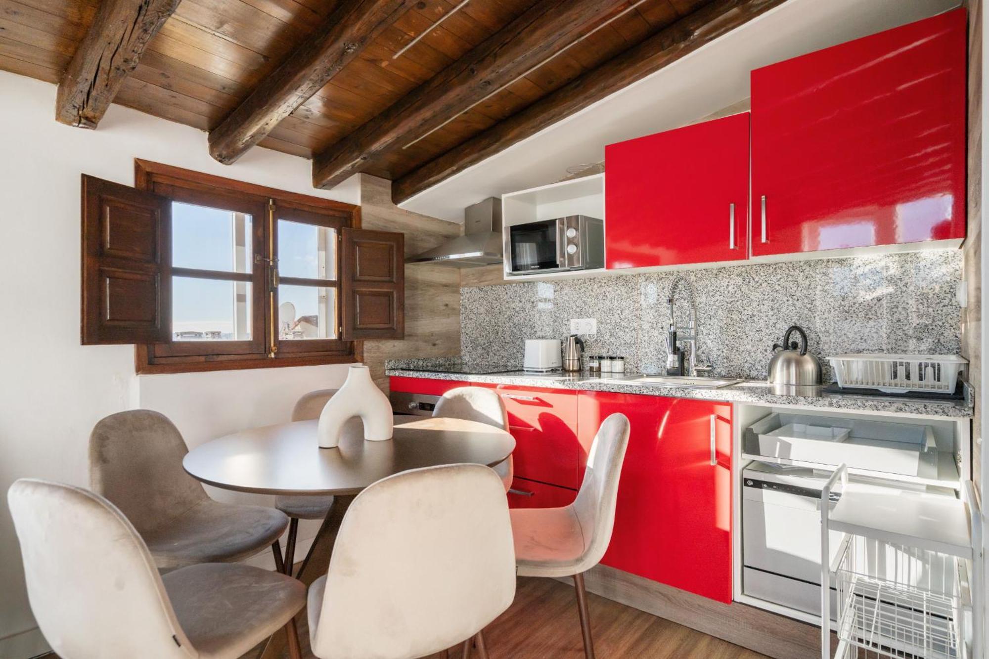 Apartamento Atico Con Terraza En Lavapies Alquiler Temporal Madrid Exterior foto