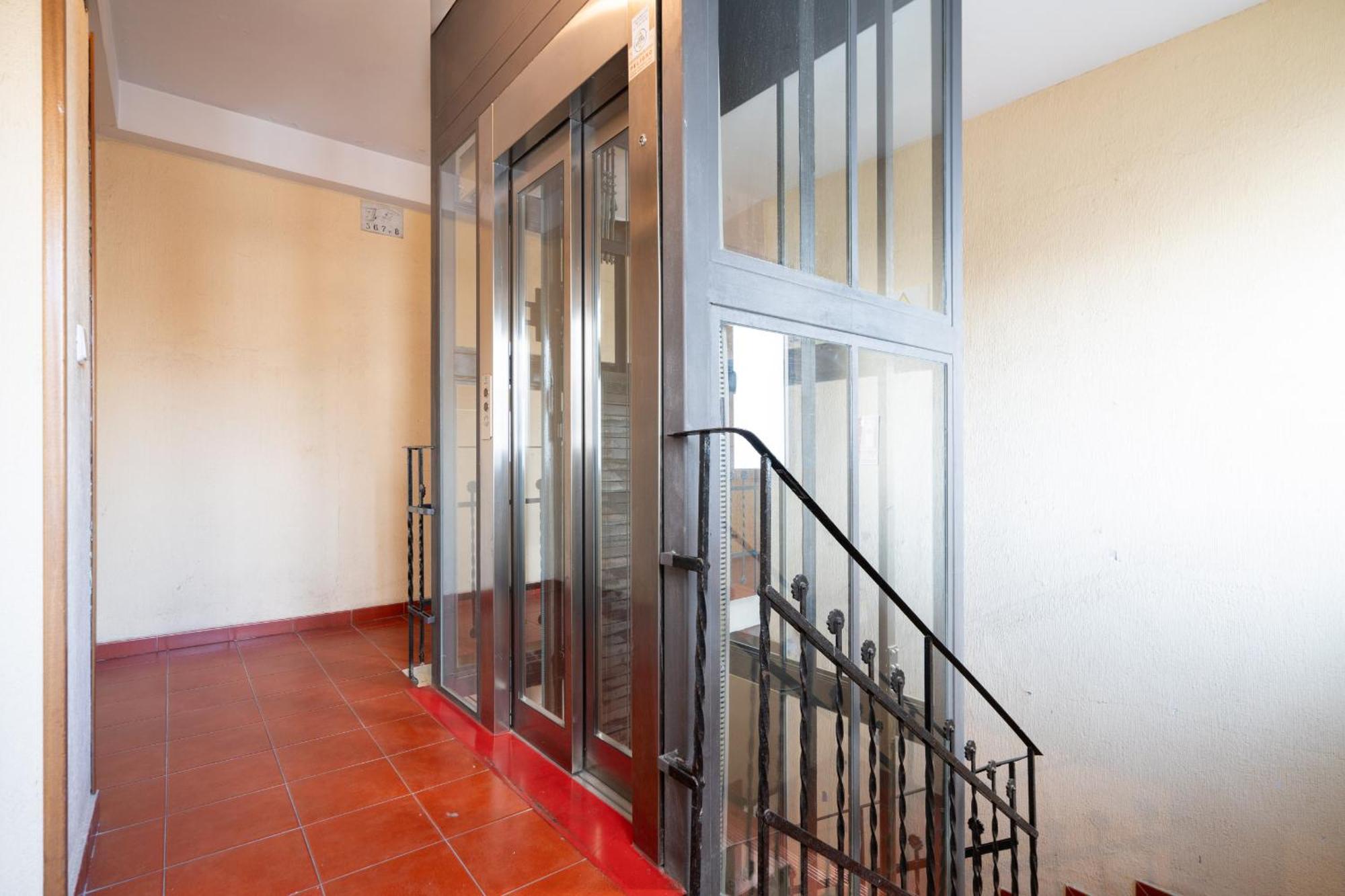 Apartamento Atico Con Terraza En Lavapies Alquiler Temporal Madrid Exterior foto