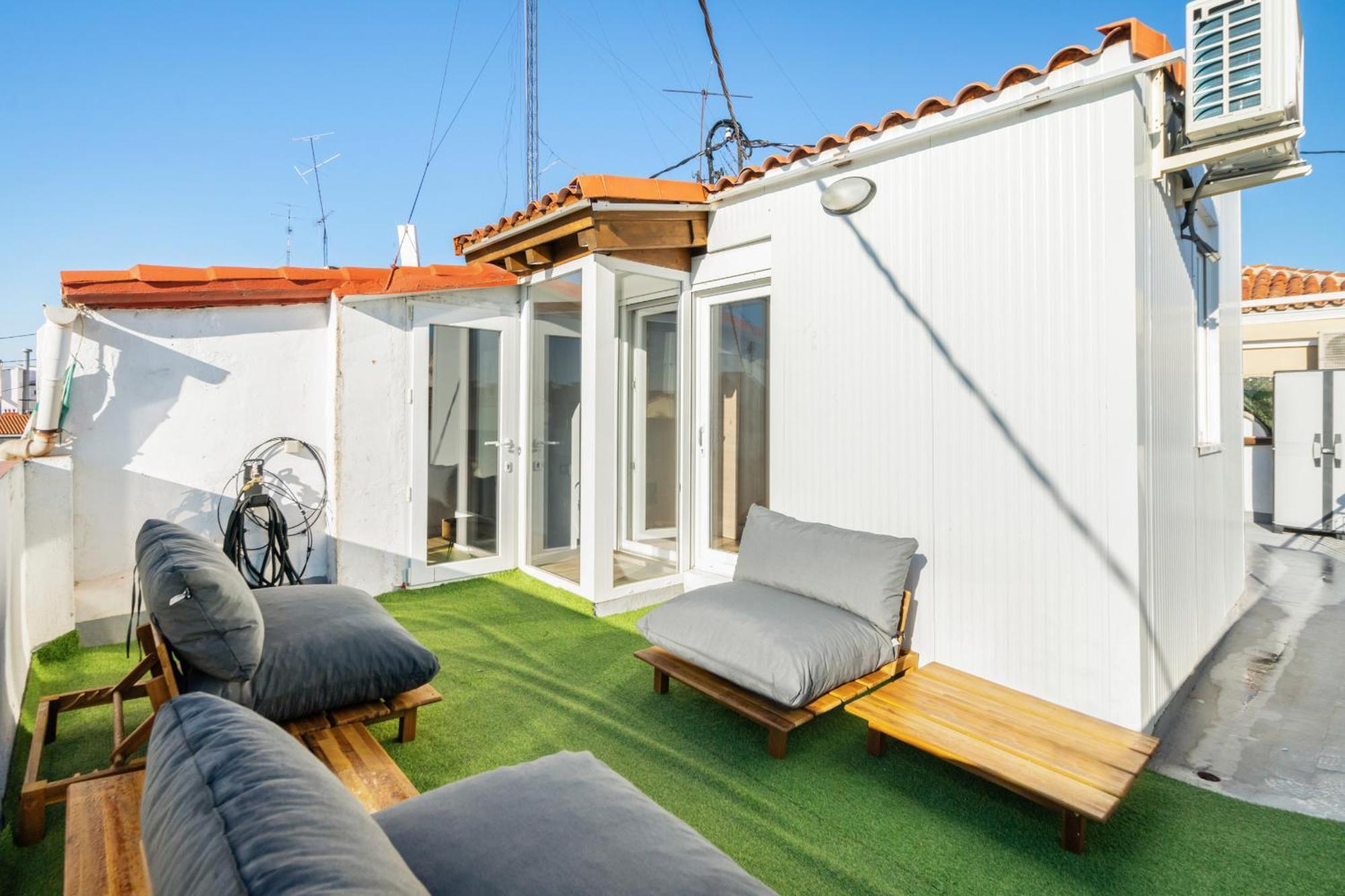Apartamento Atico Con Terraza En Lavapies Alquiler Temporal Madrid Exterior foto