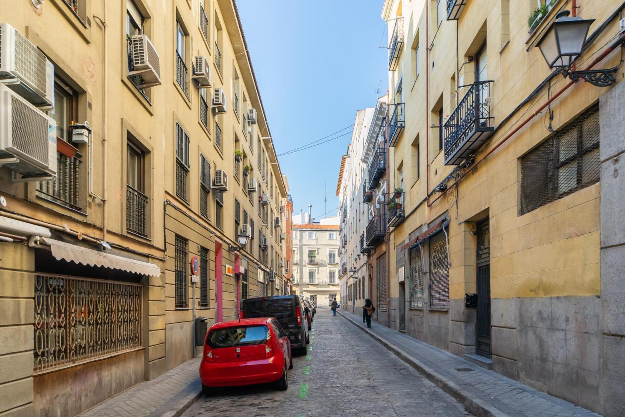 Apartamento Atico Con Terraza En Lavapies Alquiler Temporal Madrid Exterior foto